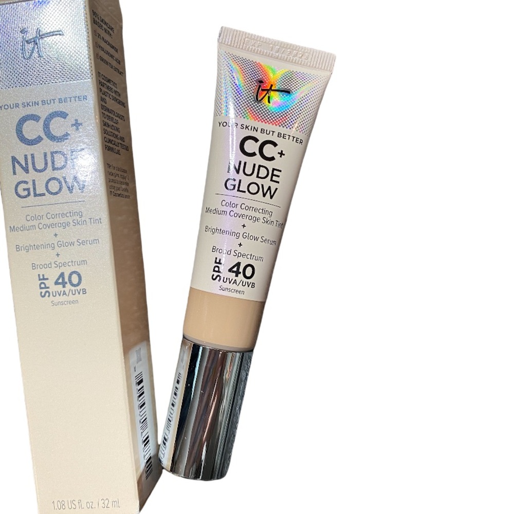 NWT It cosmetics comes+ nude glow Lightweight foundation